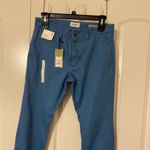 Men pants NWT slim fit. Size 34WX32L.